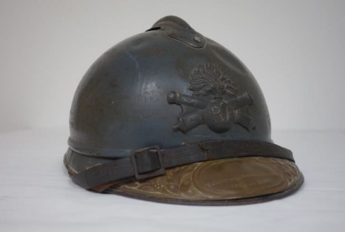 Un casque français de 1915 protège mieux des souffles d'explosion